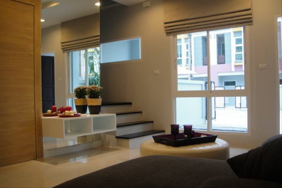 แอท-โฮม-รามอินทรา