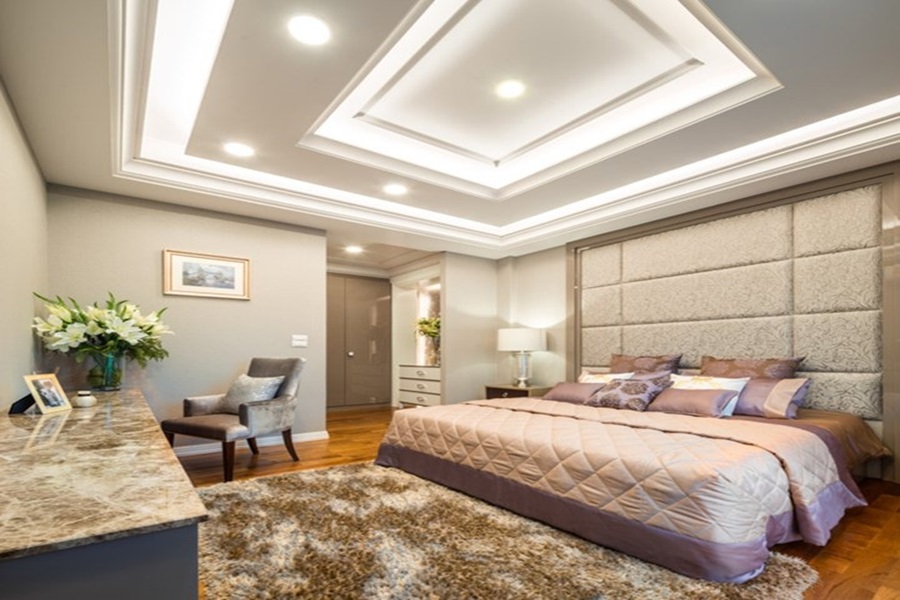 The-Legend-Sathorn-Narathiwas