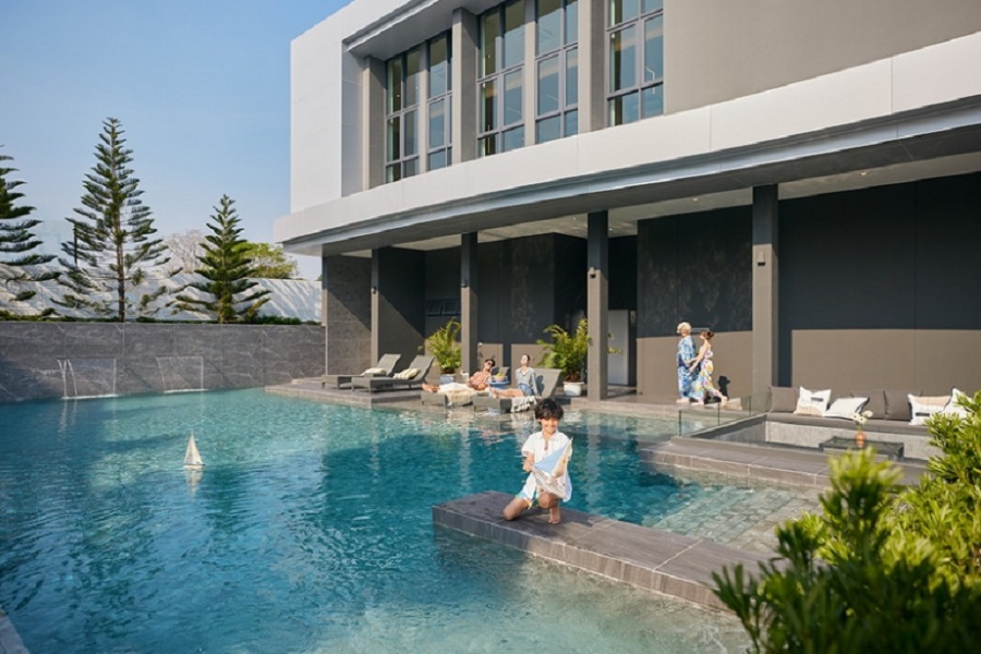 The-City-Ramintra-Wongwaen-2